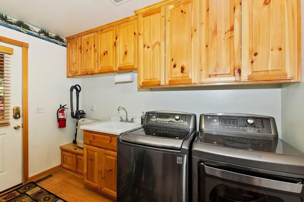 Teakwood - 3-Br Spa, Fire Pit, Quiet, Ac, Centrally Located Big Bear Lake Exterior foto