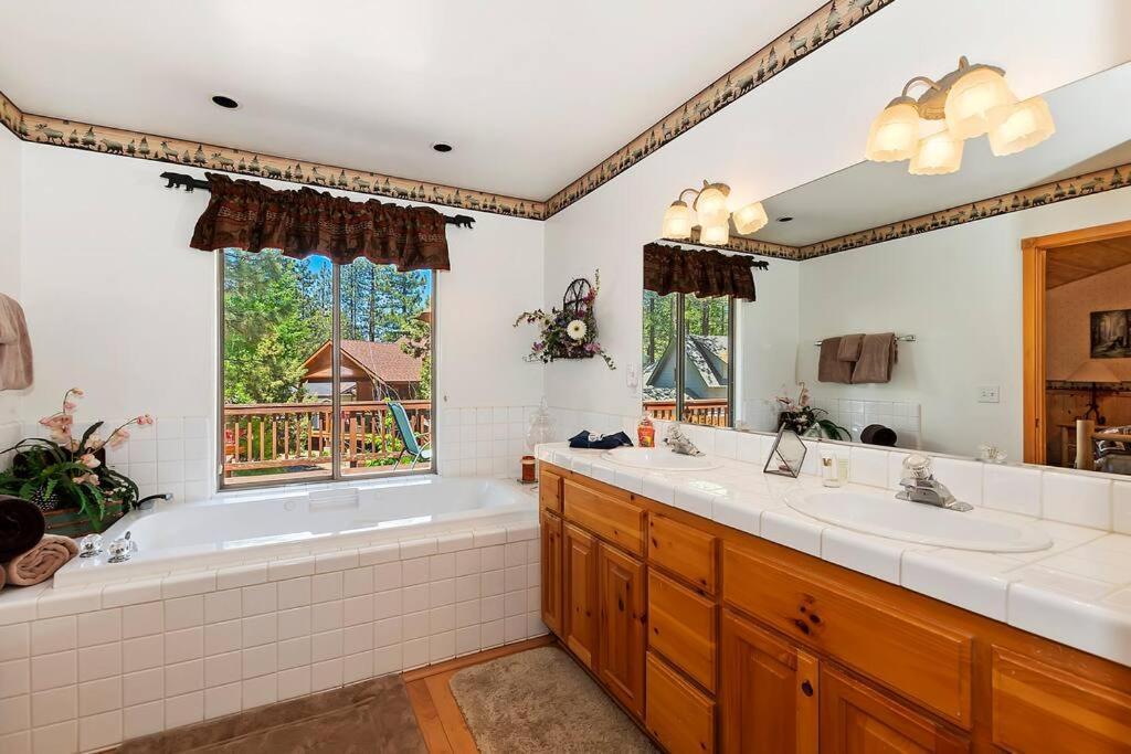 Teakwood - 3-Br Spa, Fire Pit, Quiet, Ac, Centrally Located Big Bear Lake Exterior foto