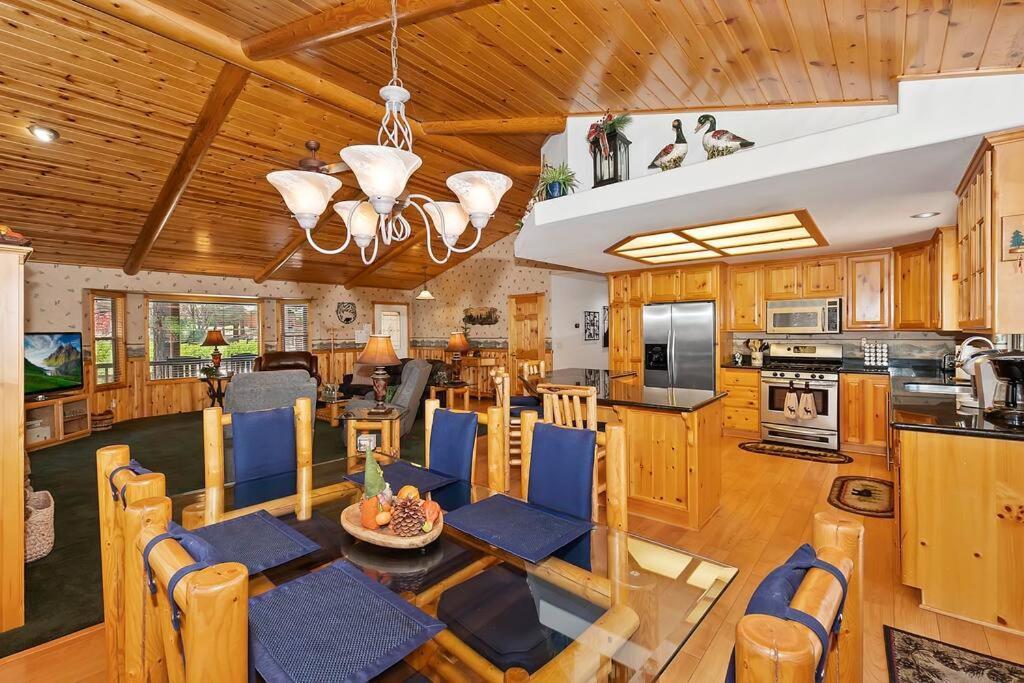 Teakwood - 3-Br Spa, Fire Pit, Quiet, Ac, Centrally Located Big Bear Lake Exterior foto
